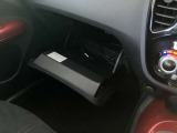 車検証入れになどにも使える便利な収納BOXあります。