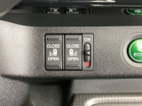 リアドアは乗り降りに便利な両側電動スライドドアです。また運転席に座っていながらスイッチ操作で自在にスライドドアを開け閉めできます。