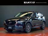 中古車専門再生工場にて熟練専任スタッフが丁寧に清掃、仕上げを実施しております。また、お客様に安心してご検討いただける様、公取協が定める基準に基づき車両検査を実施し、車両状態評価証を発行しております。