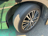 タイヤサイズは225/55R18純正アルミホイール付き!(夏タイヤ装着)冬タイヤ、ホイール注文も承っております☆
