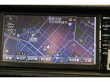 純正7インチSDナビ。CD・SD・電波の弱い環境下でも映像が途切れにくく、受信感度の良いワンセグTV対応です。