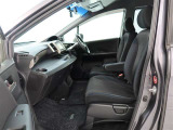 見通しのよいすっきりとした視界で、誰でも運転しやすいです。運転のしやすさは疲れにくさにも繋がりますよ♪