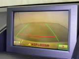 バックモニターも装備しております。バックギアに入れるとナビ画面に車の後方が映し出されます。これで後方確認も安心!