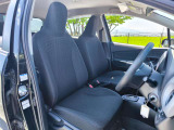 運転席のシートはホールド性に優れ疲れませんよ!