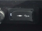 BlueTooth USB等外部オーディオと連携する事により車内で音楽を聴く事ができます。