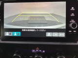 バックでの車庫入れも安心です! リアカメラが付いているバックモニター付のナビを装備しております。操作線もついており距離感も画面から確認できます。