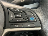 ハンドル右部にはプロパイロットスイッチが装着されています。高速道路などアクセルを踏んだままでの走行の時、手元のスイッチ操作でアクセルを踏まなくても速度を保つことができます。