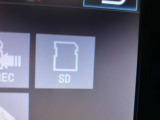 音楽SDカード入ります。