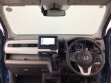 【前方視界】開放的な前方視界!運転がしやすく疲れにくいです♪窓が大きく、見通しがとっても良いおクルマですよ♪