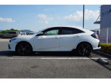 Honda SENSINGとは衝突を予測してブレーキをかけたり、前のクルマとちょうどいい距離でついていったりできる多彩な安心、快適機能を搭載した先進の安全運転支援システムです。