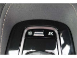 【EVドライブモード】駆動用電池から電力を供給し、電気モーターのみを使って走行するモードです。早朝・深夜の駐車場などで、騒音や排気ガスを気にすることなく走行することができます。