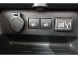 心も体も温めてくれるシートヒーター完備しています。
