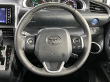 【純正革巻きステアリング】上質な革を使用することで、手にしっかり馴染みとても運転しやすいハンドルです♪