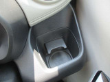 運転席で使用できるドリンクホルダーです。