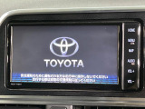【純正ナビ】人気の純正ナビを装備しております。ナビの使いやすさはもちろん、オーディオ機能も充実!キャンプや旅行はもちろん、通勤や買い物など普段のドライブも楽しくなるはず♪