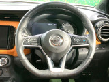 【純正革巻きステアリング】上質な革を使用することで、手にしっかり馴染みとても運転しやすいハンドルです♪
