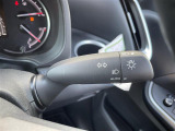 【 オートライト 】オートライトなのでライトの点け忘れを気にすることなく運転が出来ます♪