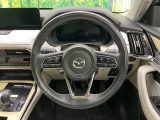 【純正革巻きステアリング】上質な革を使用することで、手にしっかり馴染みとても運転しやすいハンドルです♪