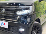 【シーケンシャルターンランプ付きLEDヘッドライト】人気の『流れるウィンカー』付きのLEDヘッドライトを装備♪高級感はもちろん、点灯時は存在感たっぷりで他車からも認識されやすく安心です。