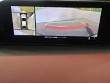 【360°ビューモニター】専用のカメラにより、上から見下ろしたような視点で360度クルマの周囲を確認することができます☆死角部分も確認しやすく、狭い場所での切り返しや駐車もスムーズに行えます。