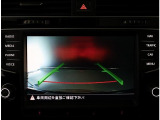 バックカメラ トラフィックアラートで苦手な駐車も楽々できます.