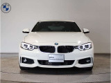 【BMWの伝統-1】BMWの特徴的な“キドニーグリル”は、80年以上続く伝統の形でございます。変わらないこだわりのデザインが、プレミアムブランド“BMW”を創り出します。