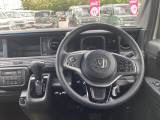 ●仕入れ段階で徹底したチェックを行い、厳しい審査にパスした車だけを展示・販売しています。弊社ではこれをプロチェックと呼び、数十の独自チェック項目に基づき、車の状態を調べ上げています。