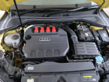Audi 認定中古車保証は、エンジンやギアボックス・ブレーキ等の主要部品を含み、距離無制限(期限は車種により異なります。)有償で延長保証+1年を設定。