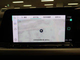 タッチスクリーンを採用。従来のナビゲーションシステムの域を超える、車両を総合的に管理するインフォテイメントシステムです。