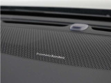 【harman/kardon】世界のオーディオファン垂涎のプレミアムサウンドシステムを搭載。原音に近い音場空間を忠実に再現。乗る人すべてに最良の音響体験を提供します。