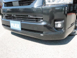 415COBRAフロントリップを装着し引き締まったフロントフェイスを演出。