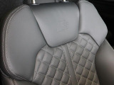 Audi正規ディーラーが高品質をお約束。高度な訓練・教育を受けたAudi専任メカニックが、100項目にもおよぶ精密な点検を実施。すべてクリアしたAudi車だけ、あなたのお手元に届けられるのです