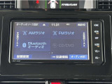 Bluetooth対応、CD/DVD再生機能付き。お好きな音楽を聴きながらのドライブは楽しいですよね〜♪