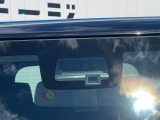 【スズキ セーフティサポート】走行中に前方の車両等を認識し、衝突しそうな時は警報とブレーキで衝突回避と被害軽減をアシスト。より安全にドライブをお楽しみいただけます。