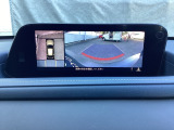 狭い場所での駐車やすれ違いなどでより的確な運転操作に役立つ360°ビューモニターが装備されています。