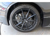 純正アルミホイール【タイヤサイズ215/40R18】