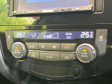 【左右独立型フルオートエアコン】運転席と助手席でそれぞれお好みの温度に設定可能。同乗者にも配慮した、快適な空調をお届け致します。