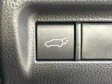 【パワーバックドア】スマートキーや運転席のボタンを押すだけでリアゲートが自動で開閉します!荷物を持っている時や、高い位置にあるバックドアを閉める際に便利な機能です♪