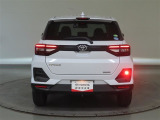 非視認性を高めた大きなランプは後続車への注意を促し、衝突の可能性の軽減に寄与します。