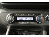 室内を快適温度にするオートエアコン!スイッチもシンプルで大きいので操作しやすく、オールシーズン快適なドライブに出かけられますね♪