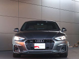 ●Audiが最初に採用したLEDポジショニングランプ。シャープなラインで昼間でも点けていたいと思うほど上品でオシャレです。夜間走行時はさらに目立ちます!