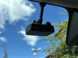 【ドライブレコーダー】映像・音声などの運転中の記録を残します。事故などを起こした起こされた時の証拠になりえますので、もしも時でも安心ですね。
