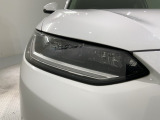 LEDヘッドライトは、点灯の瞬間から最大光量を発揮し、突然暗くなるトンネルなどでの安定感を高めます。