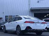 BMW Premium Selection保証では、ご購入後2年間に渡り走行距離無制限で、エンジン・ブレーキ・ミッション等のメイン部分に関しまして、万が一修理・整備が必要になりました際に部品・工賃無料にて対応いたします。