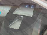 【シティブレーキアクティブシステム】低速走行中に前方の車両等を認識し、衝突しそうな時は警報とブレーキで衝突回避と被害軽減をアシスト。より安全にドライブをお楽しみいただけます。