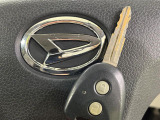 【キーレス】少し離れた場所からでもボタン一つでドアの開錠・施錠ができるのでとっても便利!ドアの鍵穴周りに傷をつけることもありません♪