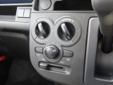 気温に合わせて直感的に操作することで、車内をいつでも快適に保てます。