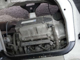 納車前の整備もご安心下さい。当社サービス工場で入念に点検・整備いたします。保証付きですので不具合を発見したらしっかり整備させていただきます。エンジンオイルも交換してのお渡しです。