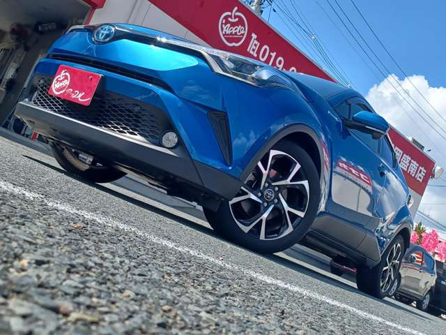 トヨタ C-HR ハイブリッド 1.8 G の中古車詳細 (65,000km, ブルー