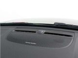 【harman/kardon】世界のオーディオファン垂涎のプレミアムサウンドシステムを搭載。原音に近い音場空間を忠実に再現。乗る人すべてに最良の音響体験を提供します。